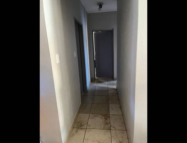 3 BEDROOM APARTMENT FOR SALE IN WATERVAL EAST